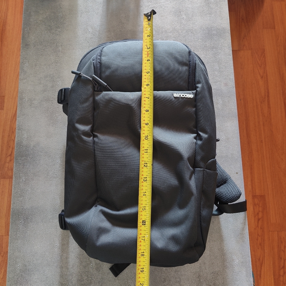 Incase camera backpack - Picture 12 of 17